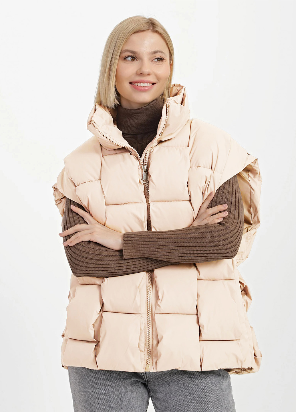 Жилет фактурний з вітрозахисною підкладкою v-01 бежевий