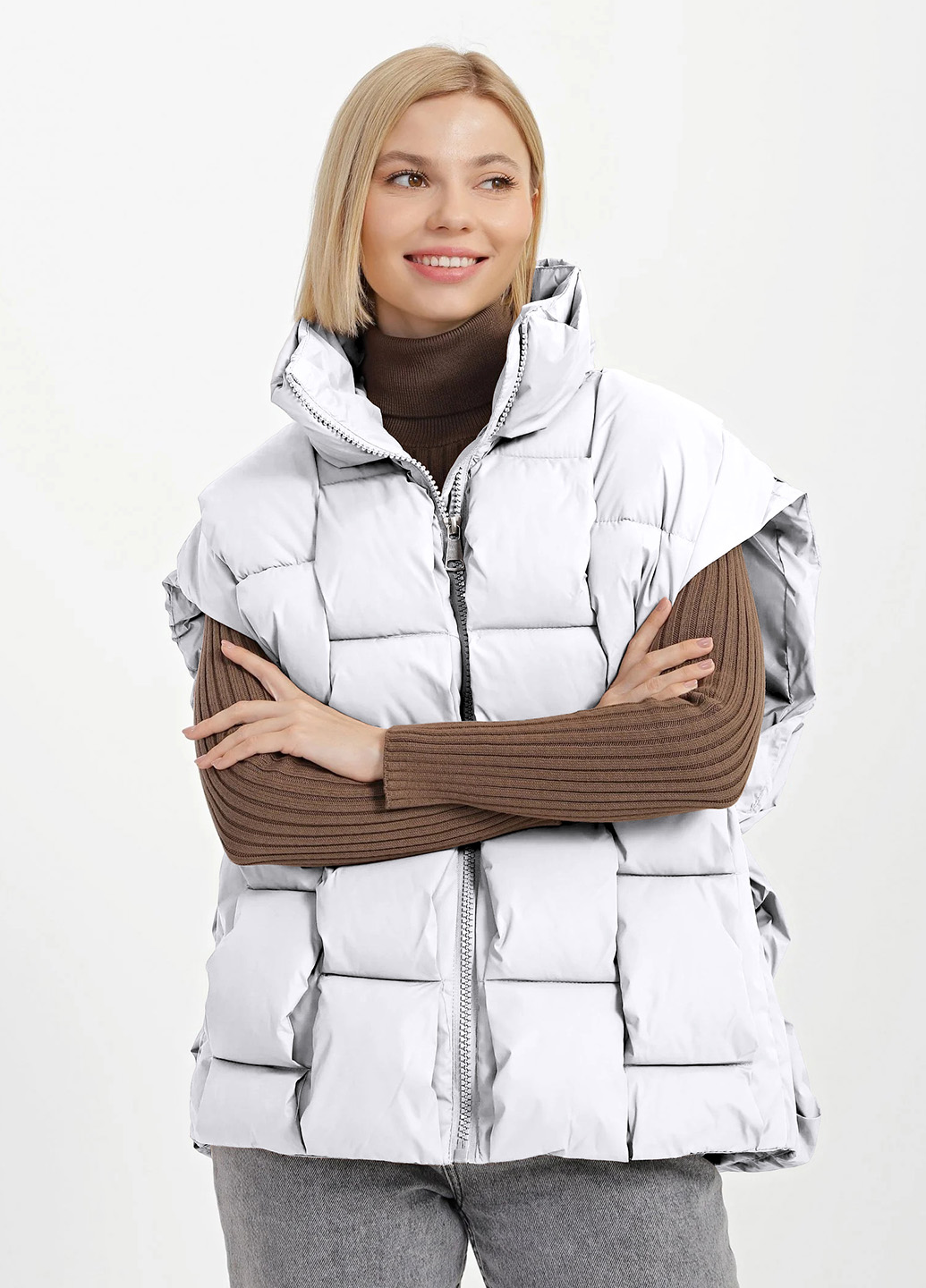 Жилет фактурний з вітрозахисною підкладкою v-01 білий